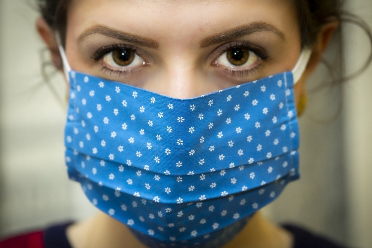 Szlovénia túl lehet a járvány csúcspontján, Horvátország nem enyhít a korlátozásokon