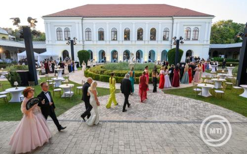 Ma rendezik a 200. balatonfüredi Anna-bált