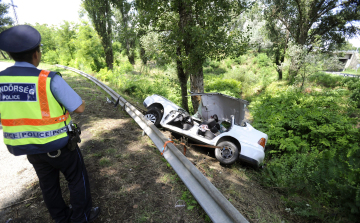 Balesetek áldozatainak adataival üzletelt egy kaposvári ügyvéd