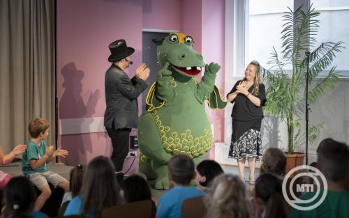 Tíznapos országjárásra indult az első születésnapját ünneplő Csukás Meserádió